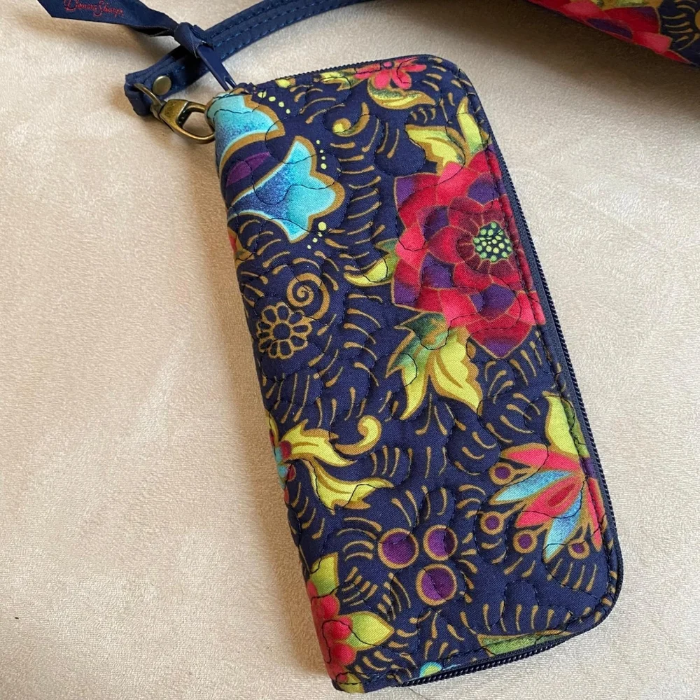 Donna Sharp Quilted Floral Bag Set - Picture 4 of 16